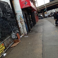 1/29/2013에 CarlosT1님이 Flyrite Tattoo Brooklyn에서 찍은 사진