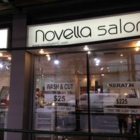 รูปภาพถ่ายที่ Novella Hair Salon โดย AlexT4 เมื่อ 2/5/2013
