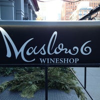 Foto tomada en Maslow 6 Wine Bar and Shop  por AndresT5 el 1/18/2013