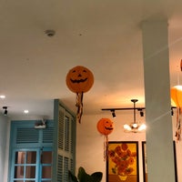 Das Foto wurde bei Le Chateau de Saigon Restaurant von Kh🎻nh am 10/30/2019 aufgenommen