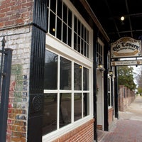 Foto tirada no(a) Ole Tavern on George Street por The Clarion-Ledger em 3/6/2013