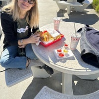 Photo taken at In-N-Out Burger by Ben R. on 10/24/2022