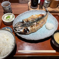 Photo taken at 焼魚食堂 魚角 東十条店 by かんてつ 6. on 12/30/2022