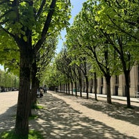 รูปภาพถ่ายที่ Jardin du Palais Royal โดย Soul 🪄 เมื่อ 4/8/2024
