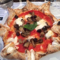 Photo taken at SOTTO - Pizza Legàle by lalalalinder on 7/31/2015
