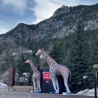 Foto diambil di Cheyenne Mountain Zoo oleh Ben L. pada 12/11/2023