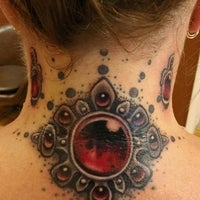 10/20/2012 tarihinde Lisa M. S.ziyaretçi tarafından Rapture Tattoo Emporium'de çekilen fotoğraf