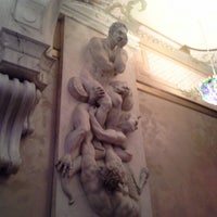 Foto diambil di Michelangelo Caffe oleh Yaosk Q. pada 12/28/2012
