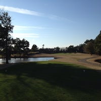 Foto tirada no(a) Wicked Stick Golf Links por Brandon B. em 3/9/2014