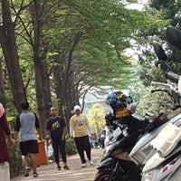 Photo taken at Taman Jogging Summarecon Kelapa Gading by Agung D. on 9/30/2018