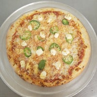 Das Foto wurde bei Pizza Works von Pizza Works am 3/6/2017 aufgenommen