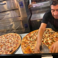 Снимок сделан в Pizza Bar South Beach пользователем Jesse O. 9/11/2022