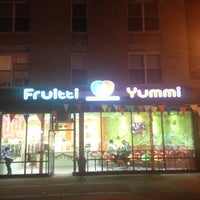 Photo taken at Fruitti Yummi by ᴡ C. on 10/17/2012