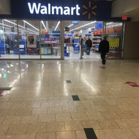 Foto scattata a Walmart Supercentre da Ryan W. il 1/9/2022