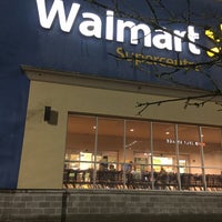 รูปภาพถ่ายที่ Walmart Supercentre โดย Ryan W. เมื่อ 2/20/2022