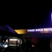 Foto tomada en Hard Rock Hotel Palm Springs  por Ryan W. el 8/6/2017