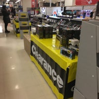 Foto tomada en Staples  por Ryan W. el 1/2/2020