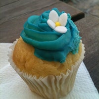 รูปภาพถ่ายที่ Merry Cupcakes โดย Betsabe G. เมื่อ 11/9/2012