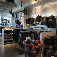 Photo taken at Nets Team Store by Thorsten E. on 8/20/2016