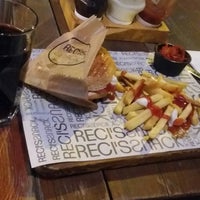 Foto tirada no(a) Reci&amp;#39;s Snack por Cansel Ç. em 3/26/2018