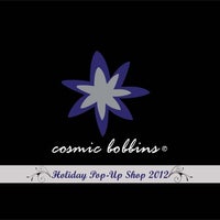 รูปภาพถ่ายที่ Cosmic Bobbins โดย Sharie R. เมื่อ 11/2/2012