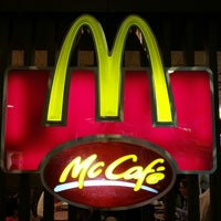 Photo taken at McDonald&amp;#39;s / McCafé by 脇 杰. on 8/29/2013