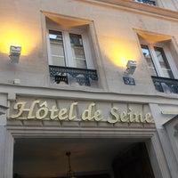 5/25/2015 tarihinde Hôtel de Seineziyaretçi tarafından Hôtel de Seine'de çekilen fotoğraf