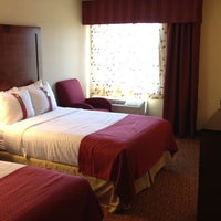 Foto diambil di Holiday Inn Summit County-Frisco oleh Holiday Inn Summit County-Frisco pada 8/6/2015