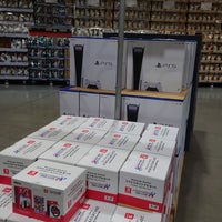 Photo taken at Costco by ふな on 10/7/2023