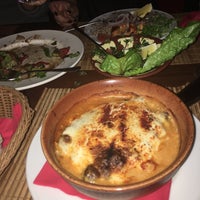 Foto diambil di Sahara Lebanese Restaurant oleh Mania A. pada 4/2/2016