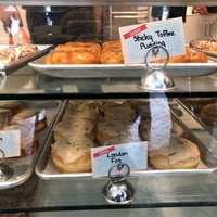 Photo taken at Glory Hole Doughnuts by Amelia on 11/11/2017