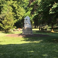 Photo taken at Ruches du Jardin du Luxembourg by Jay on 5/19/2018