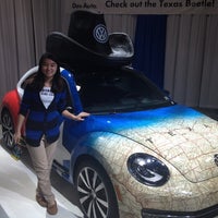 รูปภาพถ่ายที่ Volkswagen Showroom at the State Fair โดย Jue W. เมื่อ 10/21/2012