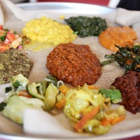 Снимок сделан в Zoma Ethiopian Restaurant пользователем Zoma Ethiopian Restaurant 1/23/2017