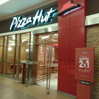 Photo taken at Pizza Hut by Aldo C. on 11/7/2012