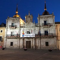 รูปภาพถ่ายที่ Ayuntamiento de Ponferrada โดย Olga F. เมื่อ 7/13/2020