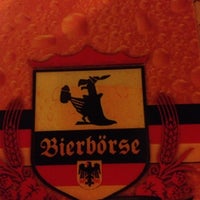 รูปภาพถ่ายที่ Bierbörse Pub โดย Eduarda M. เมื่อ 12/7/2012
