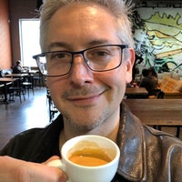 3/28/2018 tarihinde John K.ziyaretçi tarafından Mokah Coffee &amp;amp; Tea'de çekilen fotoğraf