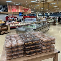 Photo taken at Mariano&amp;#39;s Fresh Market by Andy C. on 2/19/2023