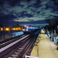 Photo taken at CTA - Montrose by Andy C. on 11/20/2022
