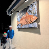 Foto tirada no(a) Fish House Grill por Helen M. em 12/29/2022