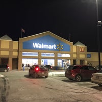 Foto tirada no(a) Walmart Pharmacy por Kevin H. em 12/14/2016