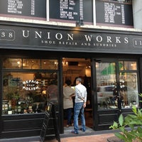 Photo taken at UNION WORKS AOYAMA by え〜すけ on 10/7/2012