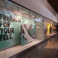 nike factory outlet vaughan mills