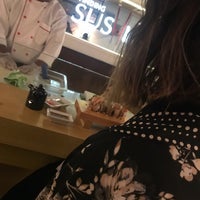 Foto diambil di Finding Sushi oleh Jewelty A. pada 10/30/2017