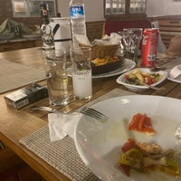 Foto scattata a Hasanaki Balık Restaurant da Назике Куруогуллари il 10/10/2022