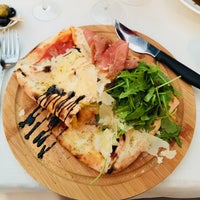 Photo taken at Pizza, Pasta e Basta! by Dries V. on 9/29/2017