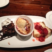 Photo taken at LongHorn Steakhouse by Quinn S. on 11/19/2012