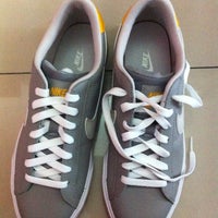 Review Nike Warehouse