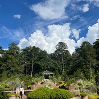 Photo taken at Sarah P. Duke Gardens by Ibrahim A. on 8/7/2022
